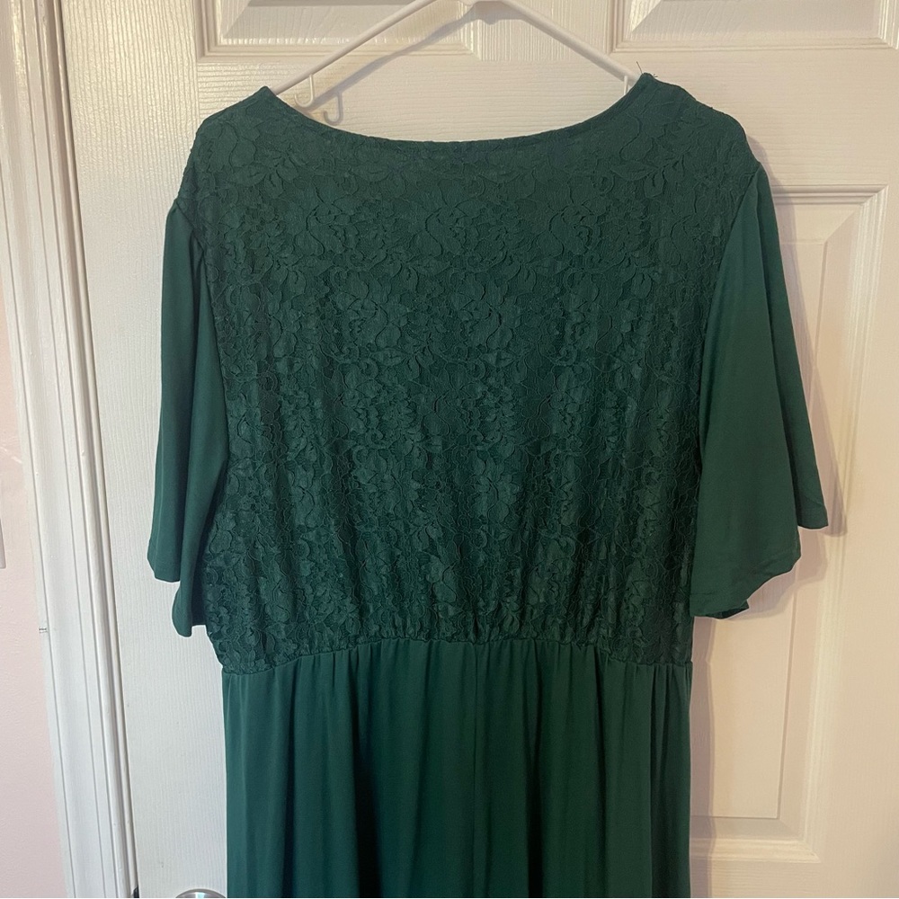 BloomChic Emerald Green Midi Dress - Picture 8 of 9